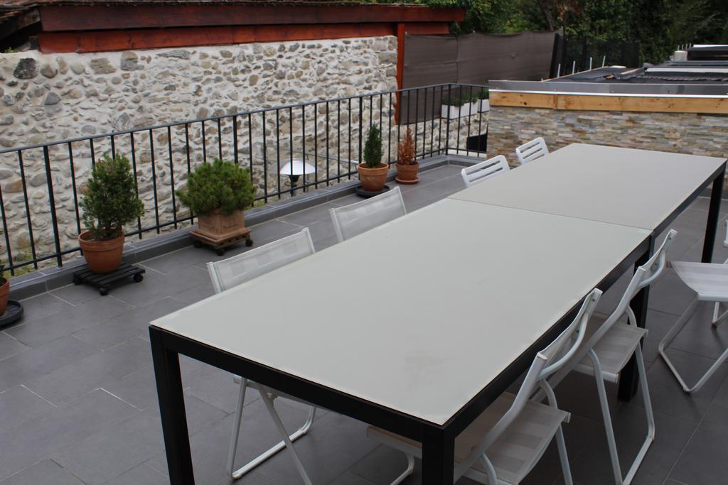 Au Coeur Du Vignoble Sur Bursins Bed & Breakfast Exterior foto
