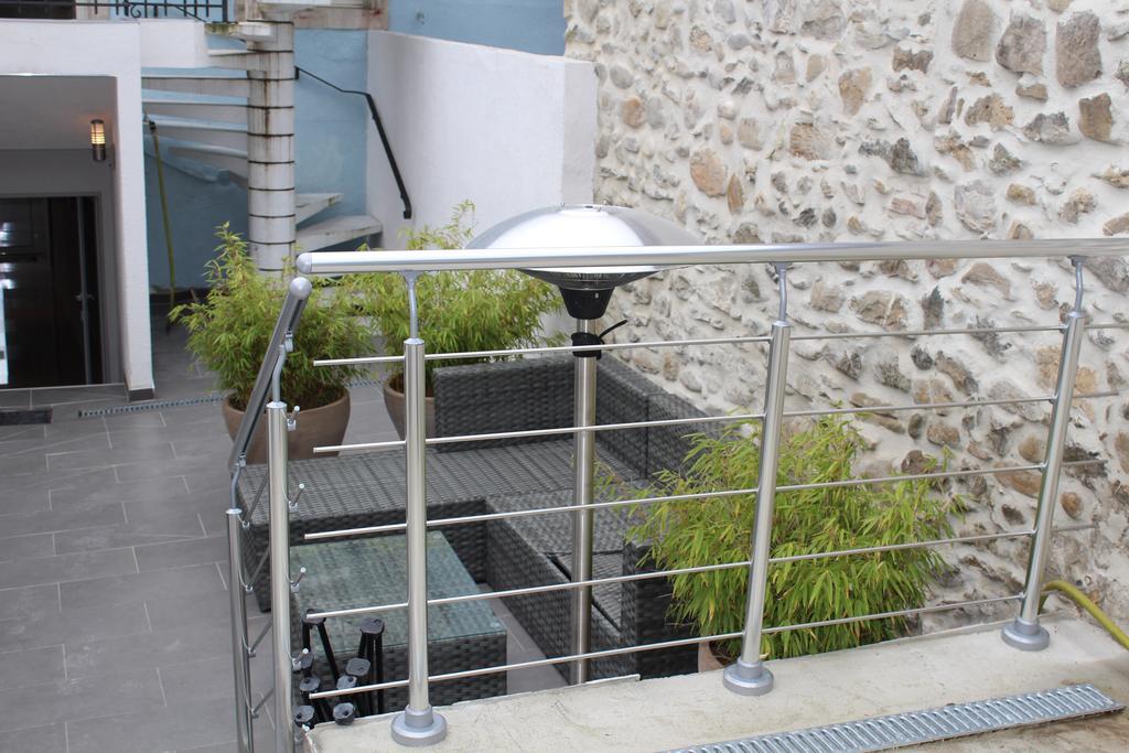 Au Coeur Du Vignoble Sur Bursins Bed & Breakfast Exterior foto