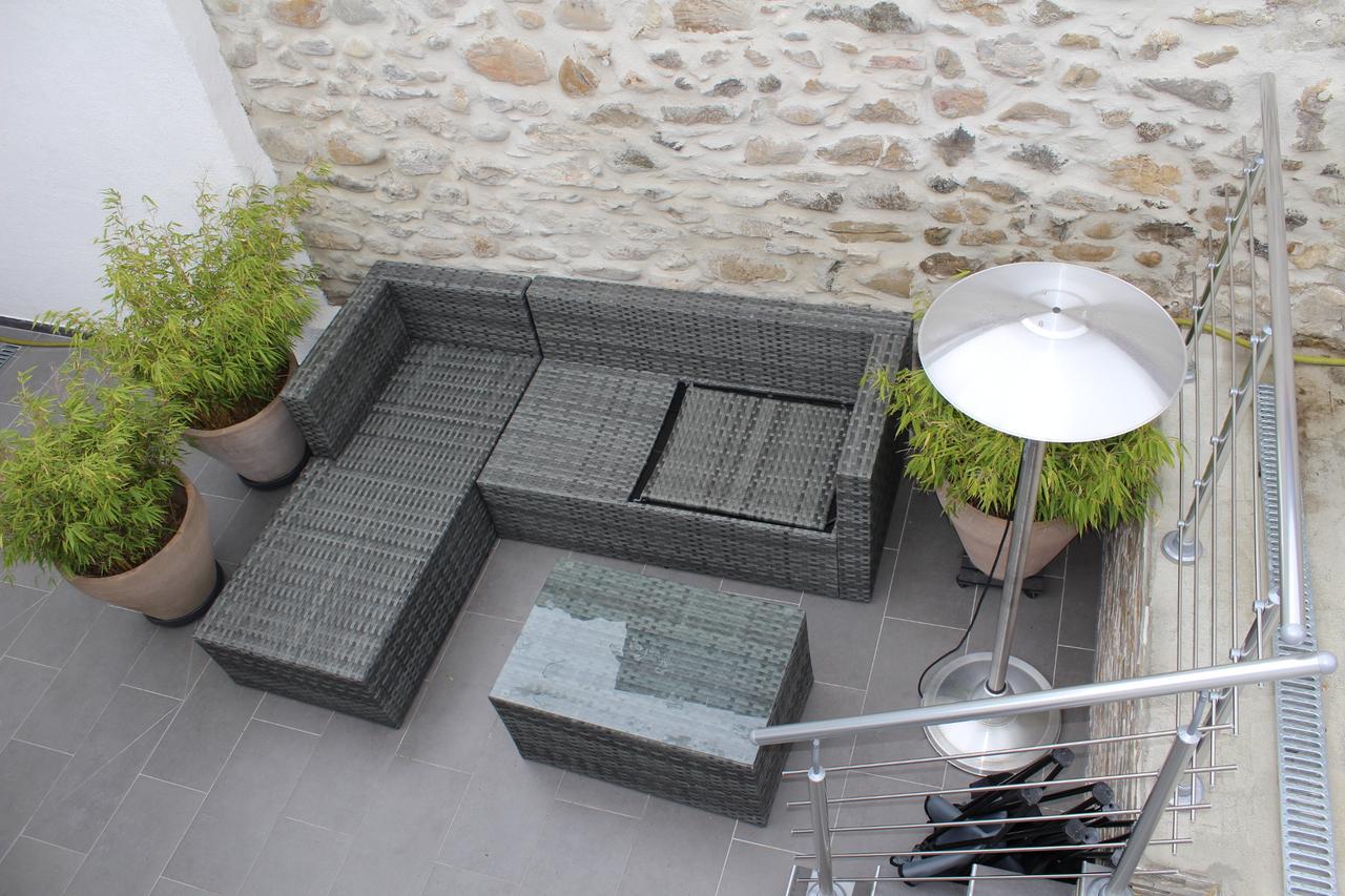 Au Coeur Du Vignoble Sur Bursins Bed & Breakfast Exterior foto